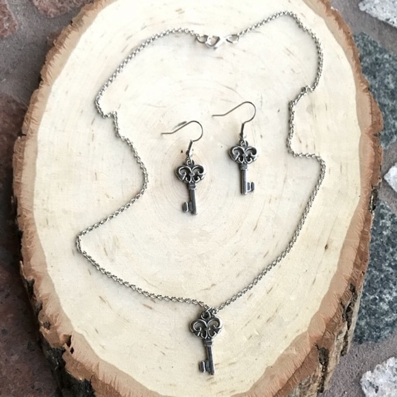 π΄SALE ! Earrings + necklace set key steel design - Picture 4 of 6